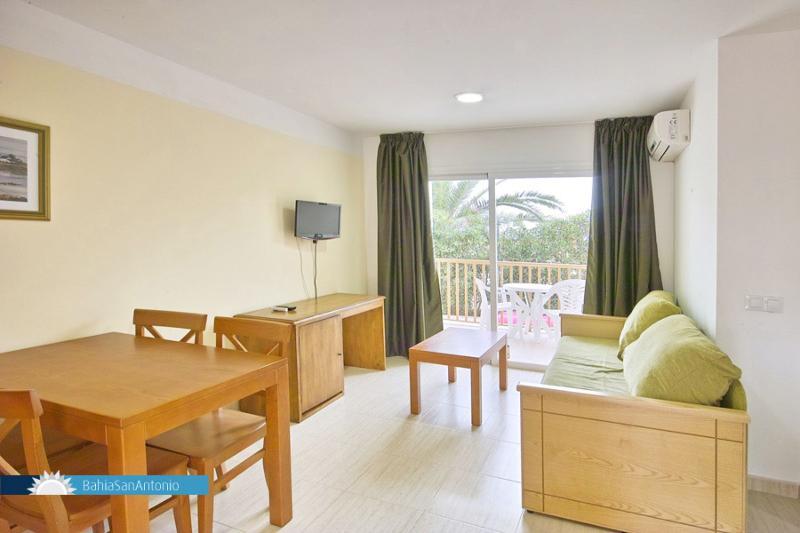 Apartamentos Bahia De San Antonio 외부 사진